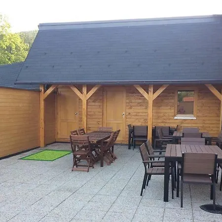 Hotel apartamentowy Under Falcon Ridge 3*