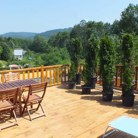 리조트 Chalets Under Falcon Ridge 3*