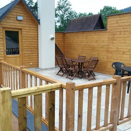 Chalets Under Falcon Ridge