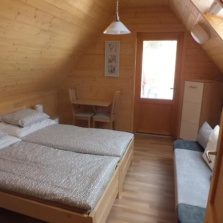 리조트 Chalets Under Falcon Ridge Česká Ves