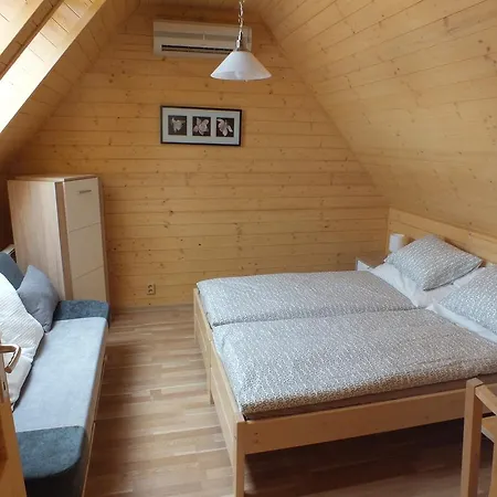 리조트 Chalets Under Falcon Ridge 3*