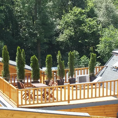 리조트 Chalets Under Falcon Ridge 3*