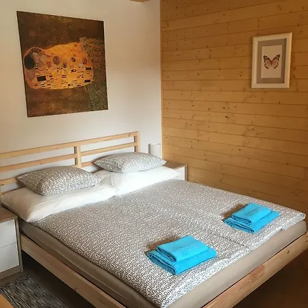 리조트 Chalets Under Falcon Ridge Česká Ves
