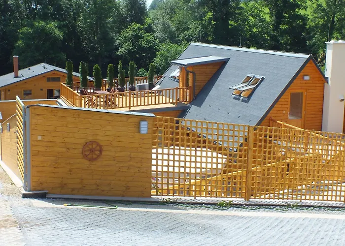 Aparthotel Under Falcon Ridge Ceska Ves