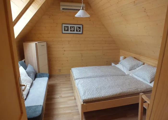 Aparthotel Under Falcon Ridge 3*